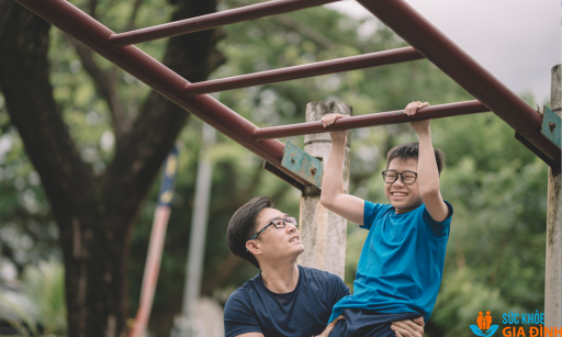 Đối với các bạn nhỏ cần sự hỗ trợ từ người lớn hoặc huấn luận viên trong quá trình tập luyện.